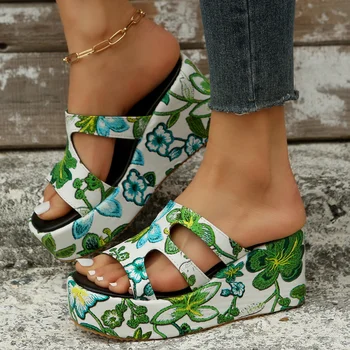 Лятна нова дамски обувки Модерен дамски сандали на танкетке впечатлява със своя бохемски стил, плажни чехли за почивка Sandalias De Mujer Verano 2023